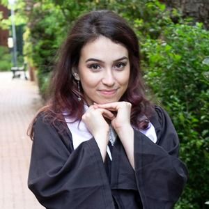 Meet your Posher, Laura